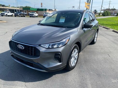 Certified 2025 Ford Escape Active FWD image 3