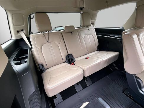 Used 2024 Ford Expedition Limited AWD/4WD image 26