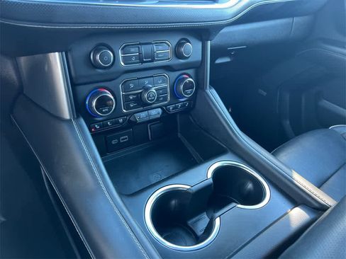 Used 2023 Chevrolet Suburban Premier image 31