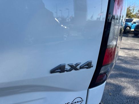 Certified 2024 Nissan Frontier S image 7