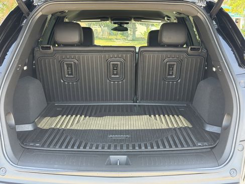 Certified 2023 Cadillac XT5 Luxury w/ LPO, Floor Liner Package AWD/4WD image 10