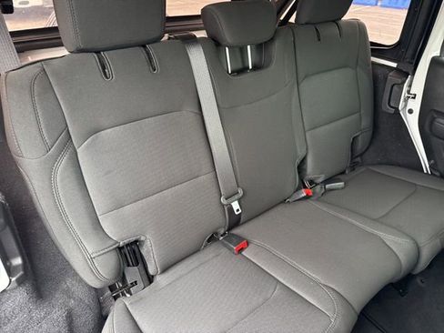 Used 2022 Jeep Wrangler Unlimited Sport image 27