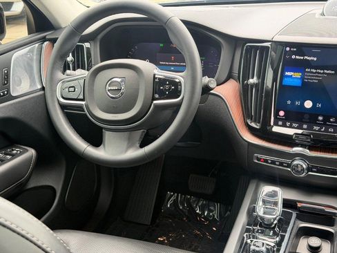 Certified 2023 Volvo XC60 T8 Ultimate AWD/4WD image 13