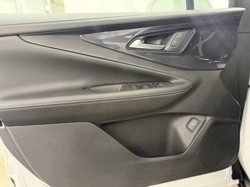 Used 2024 Chevrolet Blazer EV LT image 13