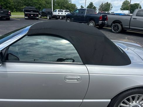 Used 2004 Ford Thunderbird RWD image 5