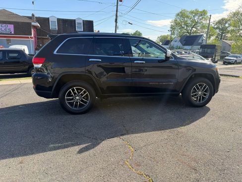 Used 2017 Jeep Grand Cherokee Limited AWD/4WD image 13