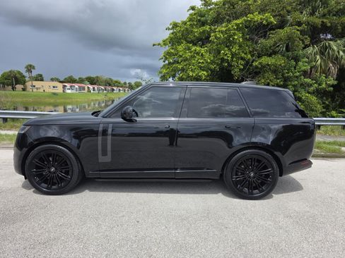 Used 2023 Land Rover Range Rover SE AWD/4WD image 7