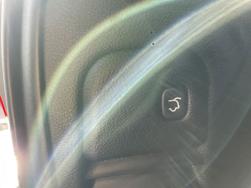 Used 2013 Jeep Grand Cherokee Overland image 24