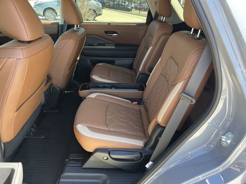 New 2026 Nissan Pathfinder Platinum FWD image 15