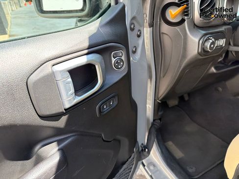 Used 2022 Jeep Wrangler Unlimited Sport AWD/4WD image 40