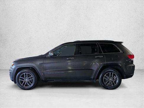 Used 2018 Jeep Grand Cherokee Limited image 9
