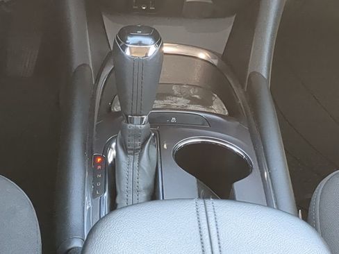 Used 2018 Chevrolet Malibu LT image 24