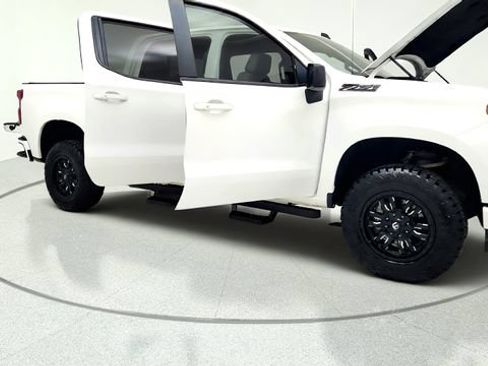 Used 2019 Chevrolet Silverado 1500 RST AWD/4WD image 11