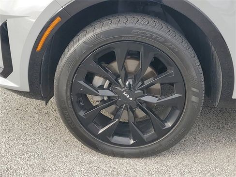 Certified 2023 Kia Sorento SX image 8
