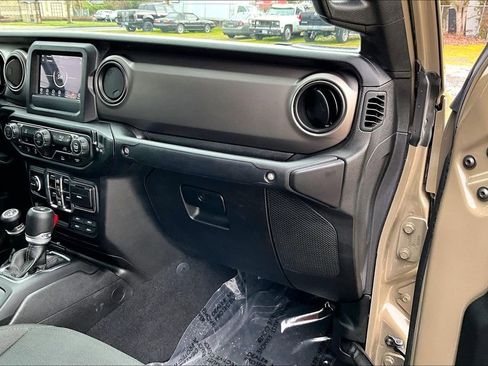 Used 2020 Jeep Gladiator Sport w/ Quick Order Package 24S image 20