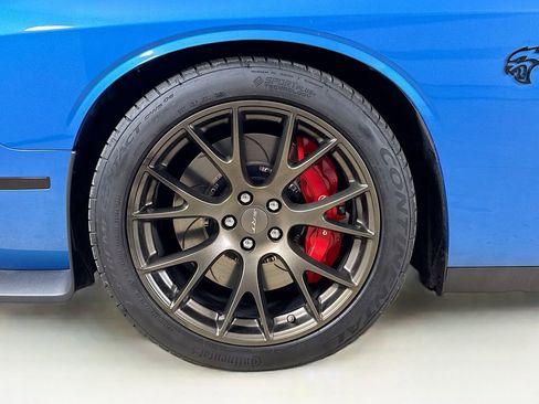 Used 2016 Dodge Challenger SRT Hellcat RWD image 26