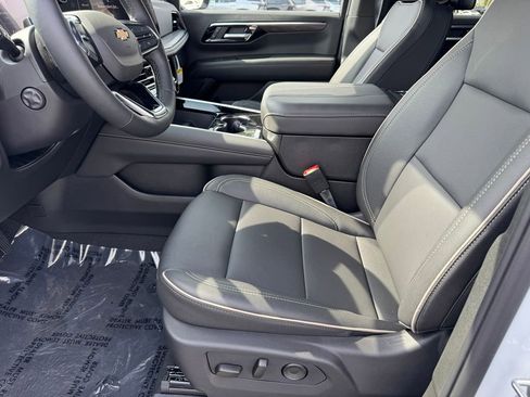 New 2026 Chevrolet Suburban Premier AWD/4WD image 15