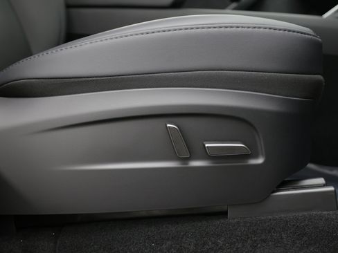 Used 2026 Tesla Model Y AWD image 43
