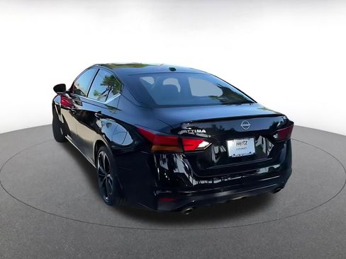 Used 2025 Nissan Altima 2.5 SR image 11