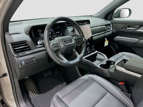 Used 2026 GMC Terrain Elevation w/ Elevation Premium Package FWD image 9