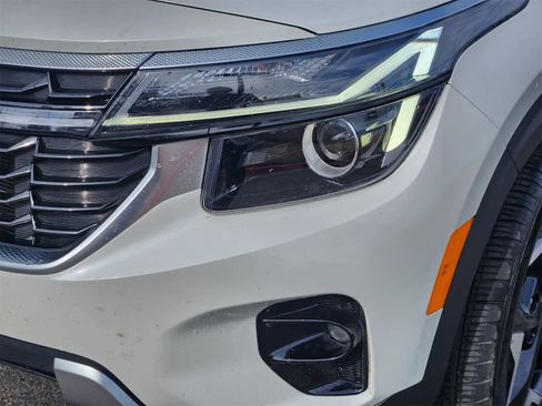 Certified 2024 Kia Seltos EX image 7