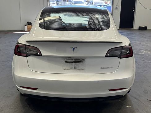 Used 2021 Tesla Model 3 Performance image 3