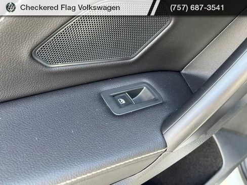 Used 2022 Volkswagen Tiguan SEL R-Line AWD/4WD image 27