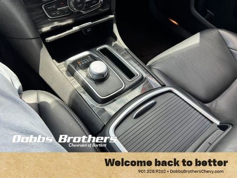 Used 2018 Chrysler 300 Touring L RWD image 26