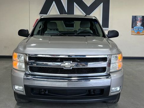 Used 2007 Chevrolet Silverado 1500 LT w/ 1LT Convenience Package AWD/4WD image 2
