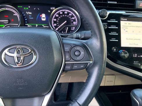 Used 2020 Toyota Camry XLE w/ Sunroof Package FWD image 23