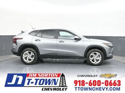 Used 2025 Chevrolet Trax LS w/ LS Convenience Package