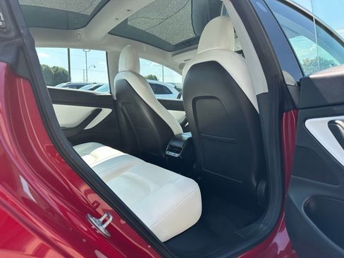 Used 2018 Tesla Model 3 Long Range image 32