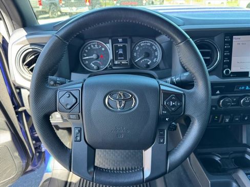 Used 2022 Toyota Tacoma TRD Sport w/ Technology Package image 23