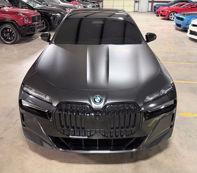 Used 2024 BMW i7 eDrive50 w/ M Sport Package RWD image 12