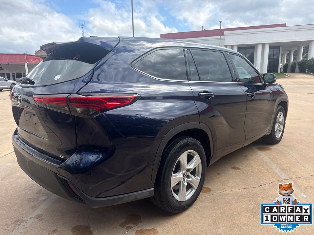 Used 2021 Toyota Highlander LE FWD image 5