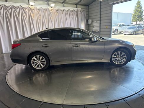 Used 2017 INFINITI Q50 2.0t w/ Moonroof Package AWD/4WD image 4