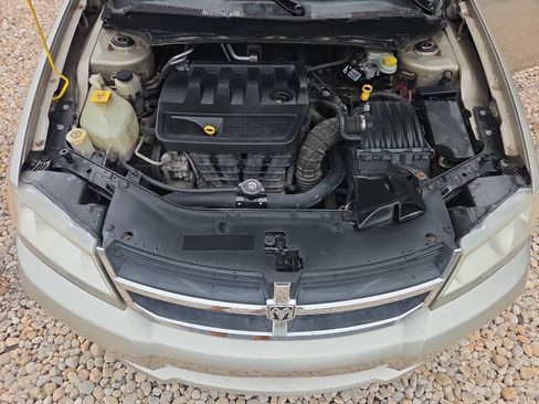 Used 2009 Dodge Avenger SXT FWD image 12
