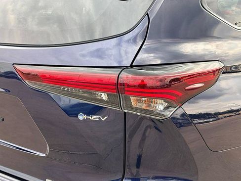 Certified 2026 Toyota Highlander Platinum AWD/4WD image 29