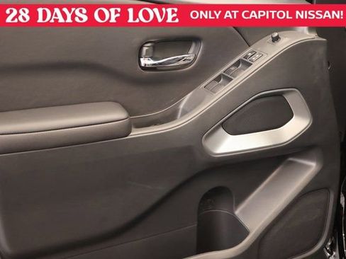 New 2025 Nissan Frontier SV w/ SV Convenience Package image 8