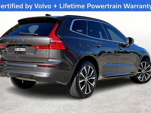Used 2022 Volvo XC60 B5 Momentum image 2