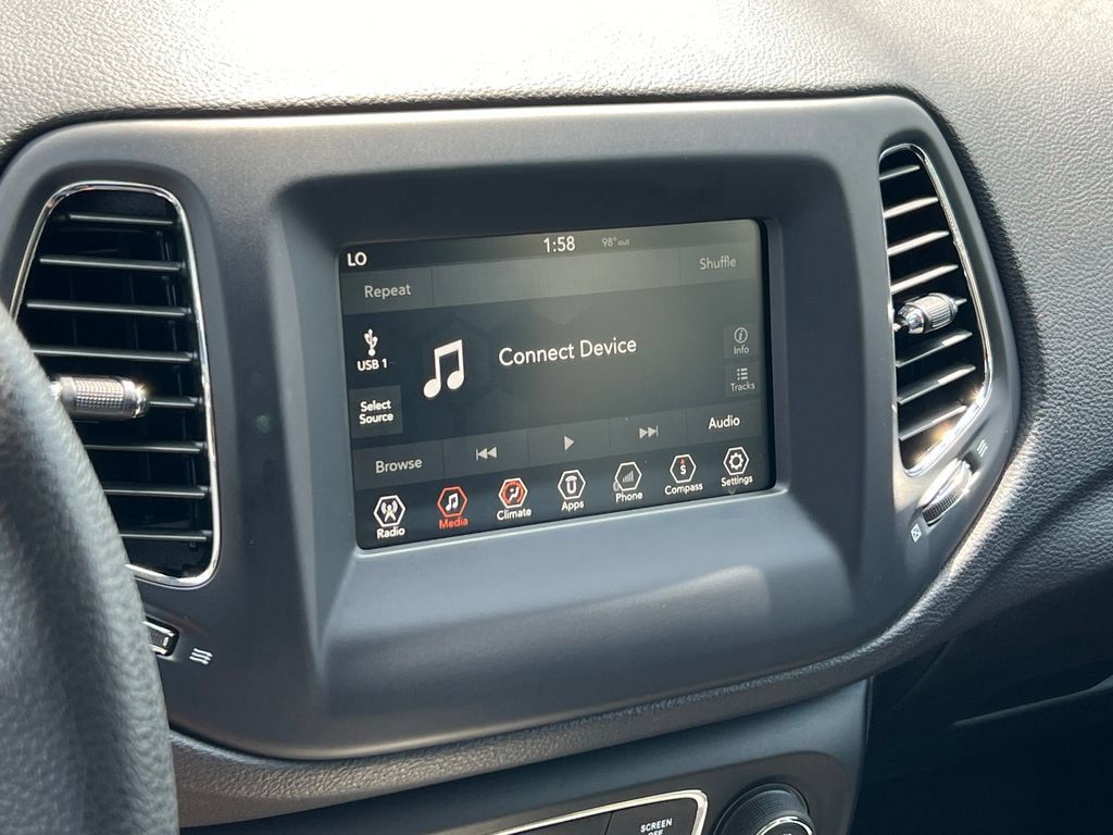 Used 2018 Jeep Compass Sport w/ Tech Group AWD/4WD image 28