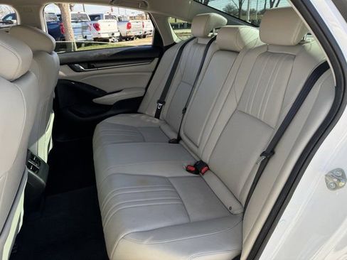 Used 2020 Honda Accord Touring image 29