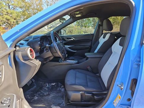 Certified 2024 Chevrolet Trax RS image 19