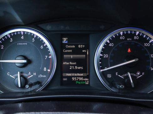 Used 2017 Toyota Highlander Limited image 7