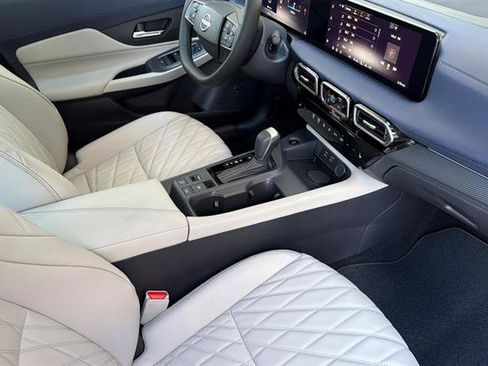 New 2027 Nissan Sentra SL w/ Floor Mat Package FWD image 16