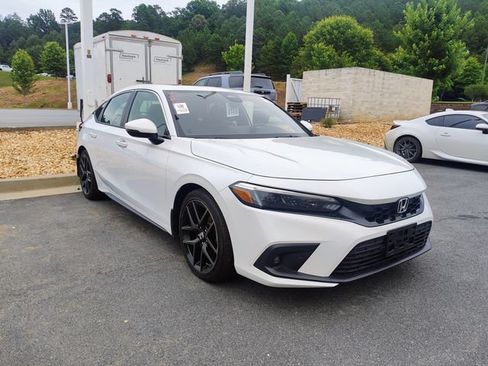 Used 2023 Honda Civic Sport Touring image 3