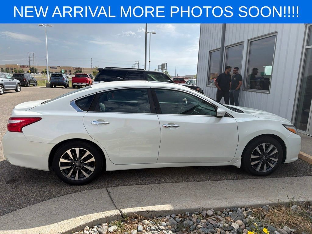 Used 2016 Nissan Altima 2.5 SL w/ Moonroof Package FWD image 7