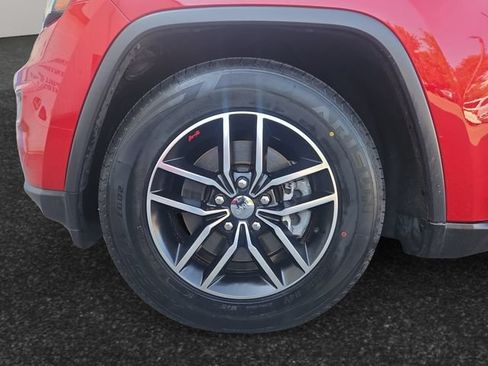 Used 2018 Jeep Grand Cherokee Trailhawk w/ Trailhawk Luxury Group AWD/4WD image 4
