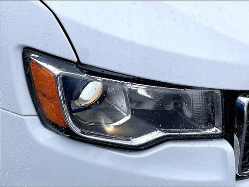 Used 2020 Jeep Grand Cherokee Limited AWD/4WD image 33