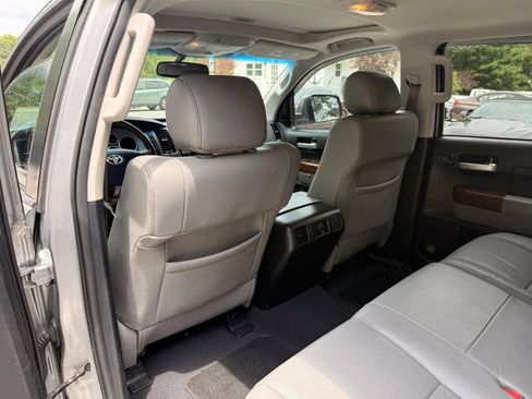 Used 2012 Toyota Tundra Limited w/ Platinum Pkg AWD/4WD image 30